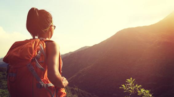 Materialcheck: So machst du deinen Wanderrucksack fit für den Berg / Bild: iStock / Izf