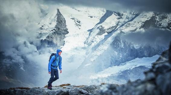 Weiter Wandern: Zu Fuß über die Alpen / Bild: Mammut Weiter Wandern: Zu Fuß über die Alpen / Bild: Mammut