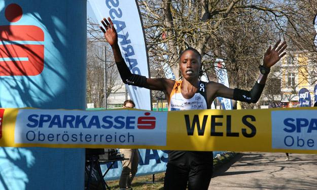 Neue Streckenrekorde Wels / Siegerin Mary-Wangari Wanjohi