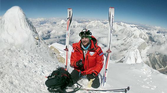 Am Ziel: Benedikt auf dem 8.163 Meter hohen Manaslu im Himalaya.