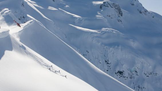 Powdern in der Luxusklasse: Heliskiing in Last Frontier, Kanada / Bild: Randy Linck.com Powdern in der Luxusklasse: Heliskiing in Last Frontier, Kanada / Bild: Randy Linck.com