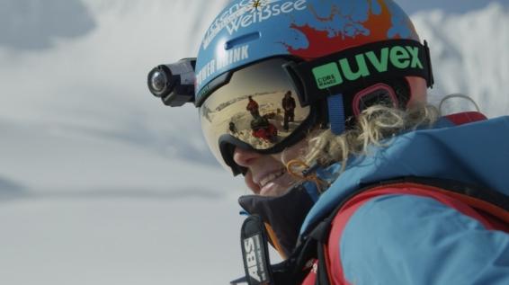 Sandra Lahnsteiner im Interview zu ihrem neuen Film "PURE - Shades of Winter" / Bild: Fischer Sports