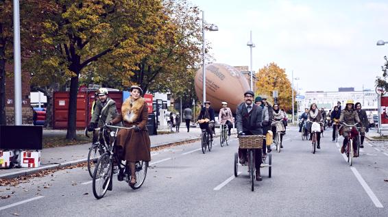 Kunst, Mode & Radfahren auf der ersten Wiener Fahrradschau 2016 / Bild: Wiener Fahrradschau / Carlos Fernandez Laser Kunst, Mode & Radfahren auf der ersten Wiener Fahrradschau 2016 / Bild: Wiener Fahrradschau / Carlos Fernandez Laser