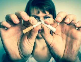 Mit dem Rauchen aufhören © iStock / andriano_cz Mit dem Rauchen aufhören