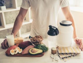 Essen nach dem Laufen © iStock / georgerudy Essen nach dem Laufen