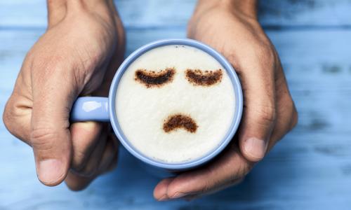 Fehler beim Frühstücken © iStock / nito100 Fehler beim Frühstücken