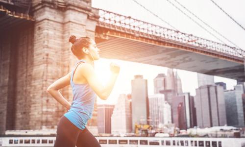 Motivation: 15 Tricks fürs Weiterlaufen © iStock / oneinchpunch Motivation: 15 Tricks fürs Weiterlaufen