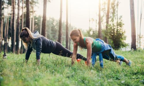 Fit im Wald: Outdoor-Training von den 60er-Jahren bis heute Thumbnail