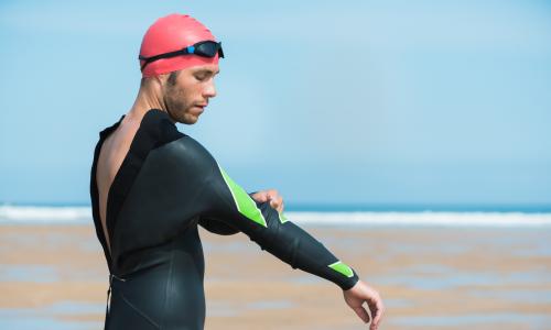 Gib Gummi: Was man bei einem Neoprenanzug für den Triathlon beachten sollte Thumbnail