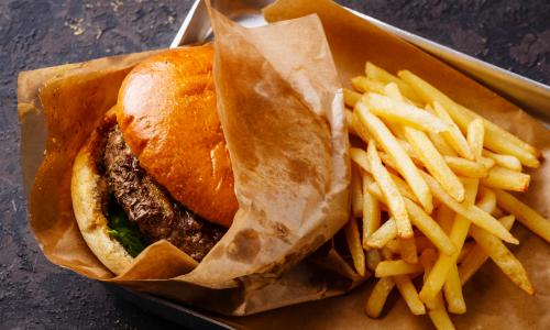 Burger, Pommes & Co.: So ungesund ist Fast Food wirklich Thumbnail