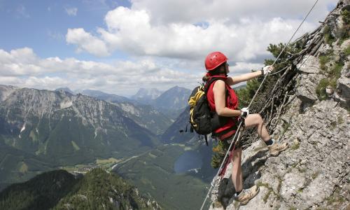 Sicherheit geht vor: Das sind die häufigsten Fehlerquellen beim Klettersteiggehen Thumbnail