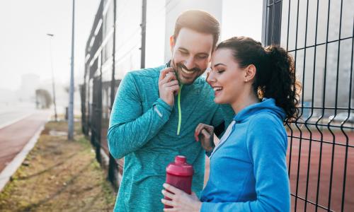 Partnerbörse Sport: Die 4 wichtigsten Regeln beim Sportler-Flirt Thumbnail