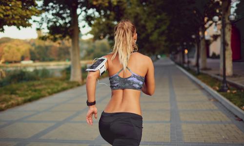 Sei kein Laufmuffel: 5 Tipps, damit dir beim Laufen nicht langweilig wird Thumbnail