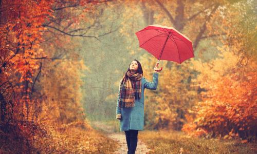 5 Tricks, die dich fit durch den Herbst bringen © iStock / Massonstock 5 Tricks, die dich fit durch den Herbst bringen