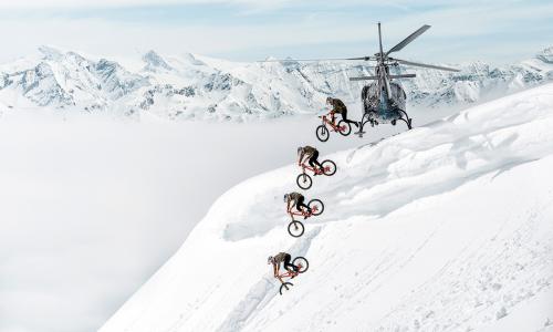 © Fotograf / Red Bull Content Pool / Hannes Berger Fabio Wibmer am Bike