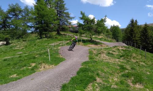 © SPORTaktiv / Christoph Heigl Achterbahn durch die Baustelle: SPORTaktiv testet den (künftig) längsten Flowtrail Europas!