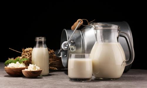 © iStock / beats3 ...aber mit Mandelmilch bitte: 10 vegane Milchalternativen für dich