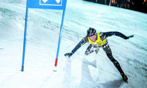© Fotograf / Lucas Pripfl Photography / Achtung, Rutschgefahr! Ohne Sturz kommt kaum einer ins Ziel. Unten: der Autor völlig erschöpft in der Steilhang-Ausfahrt. Super-G im Laufschuh