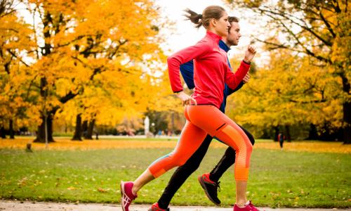4 sportliche Tricks, die Vorfreude auf den Herbst zu wecken