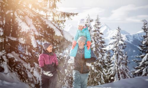 Auf ins Winterwunderland: Mit diesen Tipps wird dein Familienskiurlaub phänomenal