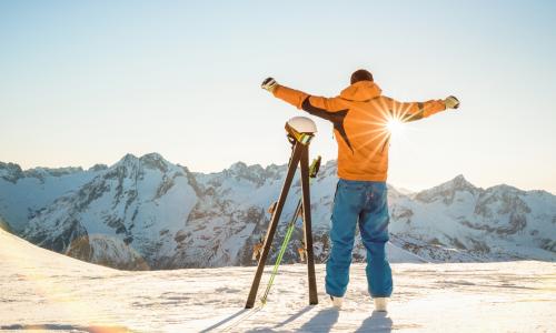 Ab auf die Piste: Wie klassisches Skifahren deine Stimmung in die Höhe treibt