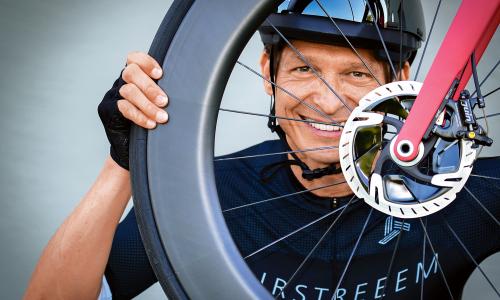 Der Rockstar lernt vom Burn-Out: Peter Huber lehrt, was der Sport im Berufsleben bringt