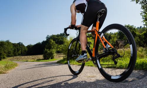 © iStock / stefanschurr Warum wir uns aufs Rennradfahren im Frühling freuen …