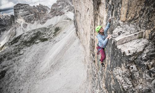 Gewinnspiel: Wir verlosen 3 coole Teile aus der Hanf-Kollektion (für sie) Salewa für dein Kletterabenteuer