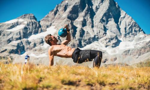 © Fotograf / Arvid Auner Fit mit dem Weltmeister: Snowboarder Benjamin Karl trainiert aus Leidenschaft
