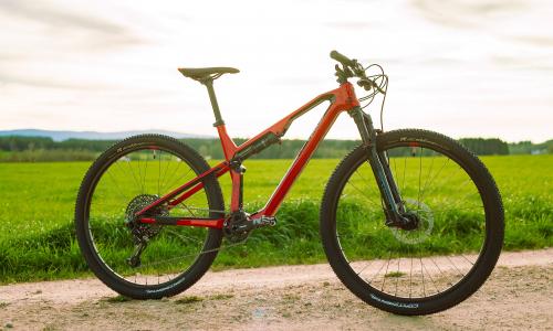 Ein gern gesehener Gast bei SPORTaktiv: das RLC FS Carbon-Fully von CONWAY Bikes
