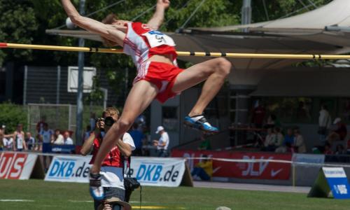 © Fotograf / pixabay.com / domeckopol / Im Hochsprung wurde am 1. August bei Tokyo 2020 ein Teil Sportgeschichte geschrieben. Wenn eiserner Wille und Ehrgeiz Berge versetzen