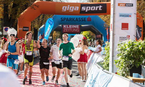 © SPORTaktiv / Thomas Polzer Perfekt getimt ins Ziel beim Graz Marathon mit den SPORTaktiv Pacemakern