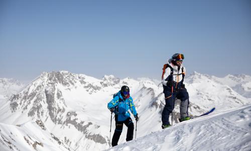 © Fotograf / Audi / Tobias Zlu Haller Improve your skills! Ski touring: Hol dir Skitouren-Tipps von Freeride-Weltmeisterin Nadine Wallner