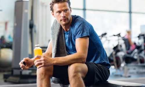 © iStock / Ridofranz Wie man mit Sportgetränken, Riegeln, Gels & Co. die Leistung steigert