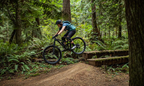 LIV ERWEITERT DIE EMBOLDEN SERIE: Vollgefedertes Mountainbike jetzt in zwei Laufradgrößen erhältlich