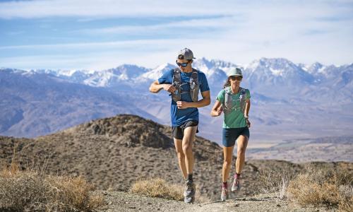 © Hersteller / CamelBak Mit Stock und Pack: Welches Equipment benötigen Trailrunner?