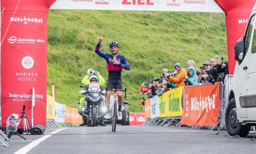Hoogerland gewinnt 2. Kitzbüheler Radmarathon und schließt Frieden mit dem Horn