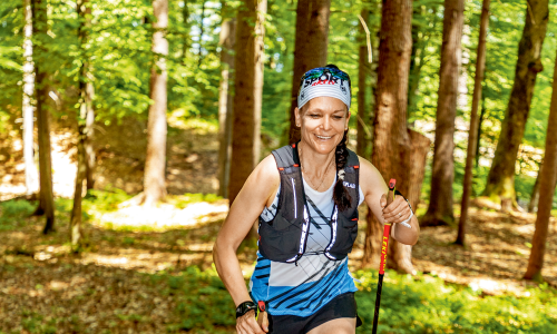 © SPORTaktiv / Thomas Polzer Reine Stocksache: Wie man mit Stöcken noch mehr aus Trailruns herausholt