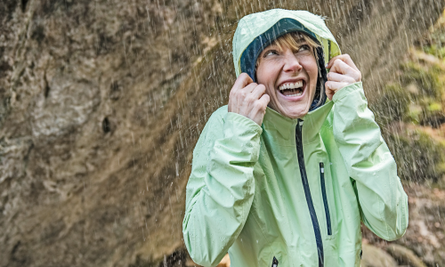 © Hersteller / Schöffel Nimm's leicht, wenn's regnet: Alles über kompakte Regenjacken zum Wandern