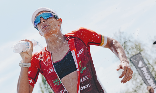 © Hersteller / On Running / Zielstrebig. „Es geht immer darum, aus jeder Situation das Beste zu machen“ – ein Credo der Schweizer Olympiasiegerin Nicola Spirig. Nach den Sternen greifen: Weltklasse-Triathletin Nicola Spirig über den Wert hoher Zielsetzungen