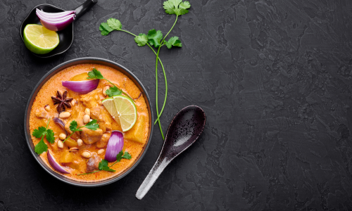 Rezepttipp: Hühnchen Massaman Curry mit Vollkornreis