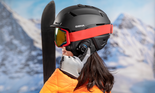Latitude S1 von Sena – der Skihelm mit integriertem Kommunikationssystem