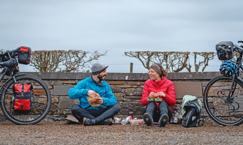 Saddle Stories: Wie 2 Bike-Begeisterte vom Sattel aus die Welt entdecken