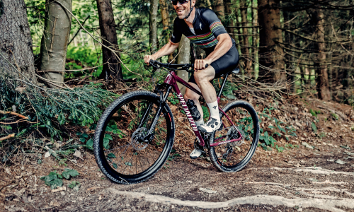 Leichtfüßig: Warum moderne XC-Bikes mehr als "nur" flott bergauf können