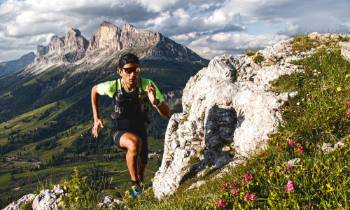 © Fotograf / Philipp Ausserhofer / FAST WIE EINE SUCHT. Daniel Jung aus dem Südtiroler Vinschgau ist mit Leib und Seele Ultra-Trailrunner. Daniel Jung