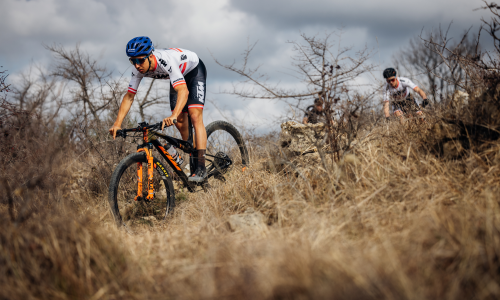 "Verliert euch nicht in Wattwerten" – MTB-Profi Max Foidl über Watt und Herzfrequenz im Training