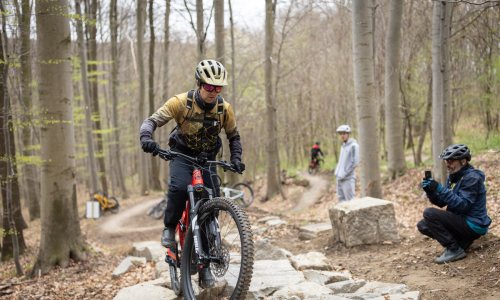 Stairway to the top: Neuer Uphill Flow Trail speziell für E-Mountainbiker