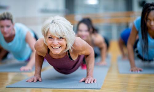 © iStock / FatCamera / FIT ÄLTER WERDEN. Das Polyamin Spermidin kann so wie Sport ein wichtiger Baustein dafür sein. Die Zellen entrümpeln: Warum Spermidin für den Freizeitsport interessant ist ...