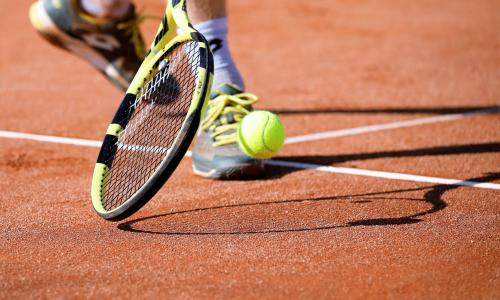 © Fotograf / Pixabay / hansmarkutt Warum Tennis ein beliebter Freizeitsport ist