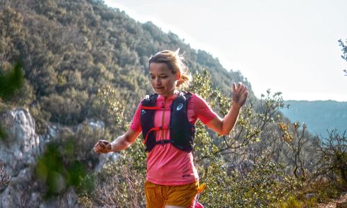 © Hersteller / ASICS In den Kopf gesetzt: Esther Fellhofers Weg von der Nichtläuferin in die Ultratrail-Elite